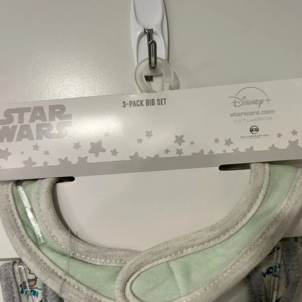 Star Wars The Mandalorian NWT 3 Pack Bib Set w/ Grogu Artwork Cutest Child